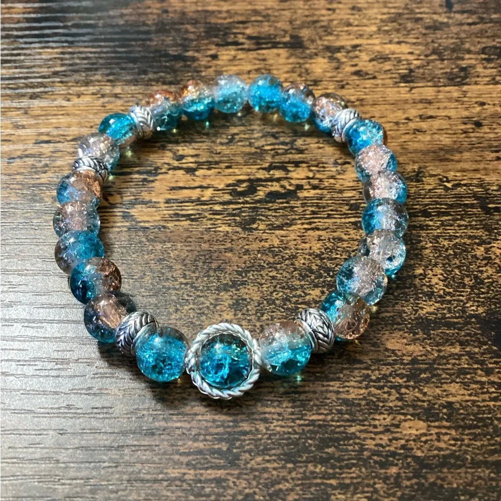 Bracelets - Picture 2 of 15